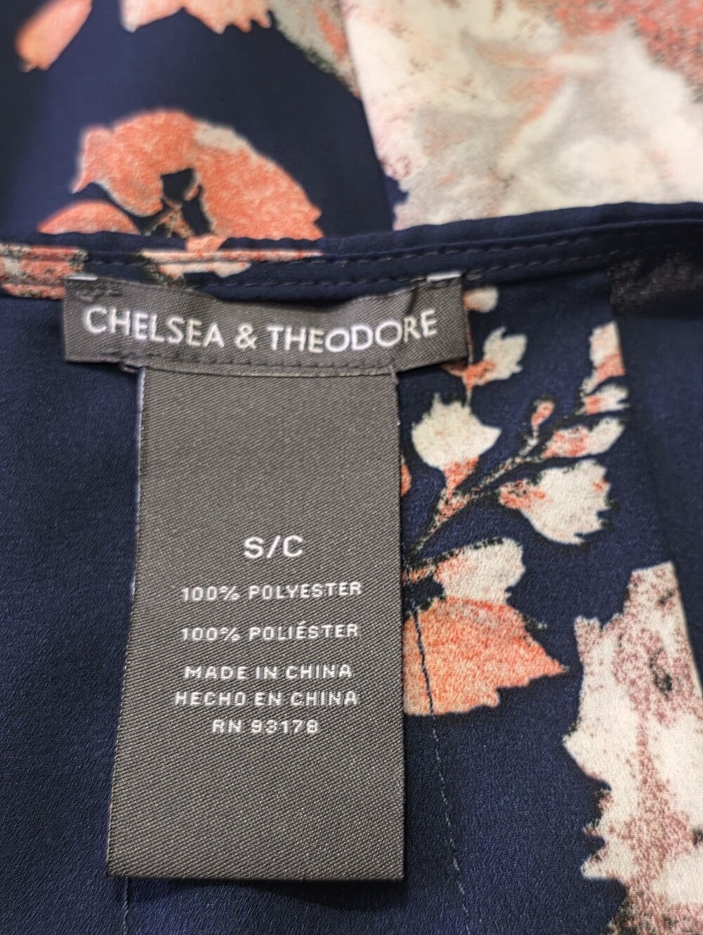 Chelsea & Theodore Navy Floral Short Sleeve Blouse Size S - Picture 8 of 9